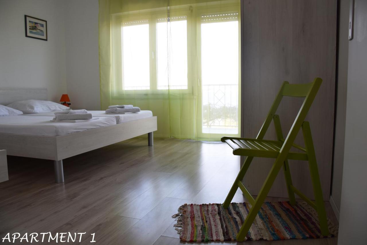 Apartments Luka Трогир Экстерьер фото