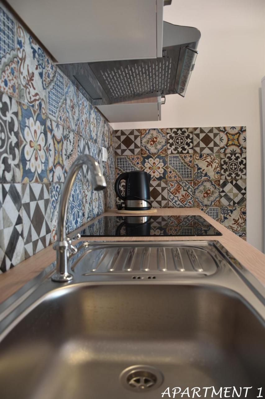 Apartments Luka Трогир Экстерьер фото