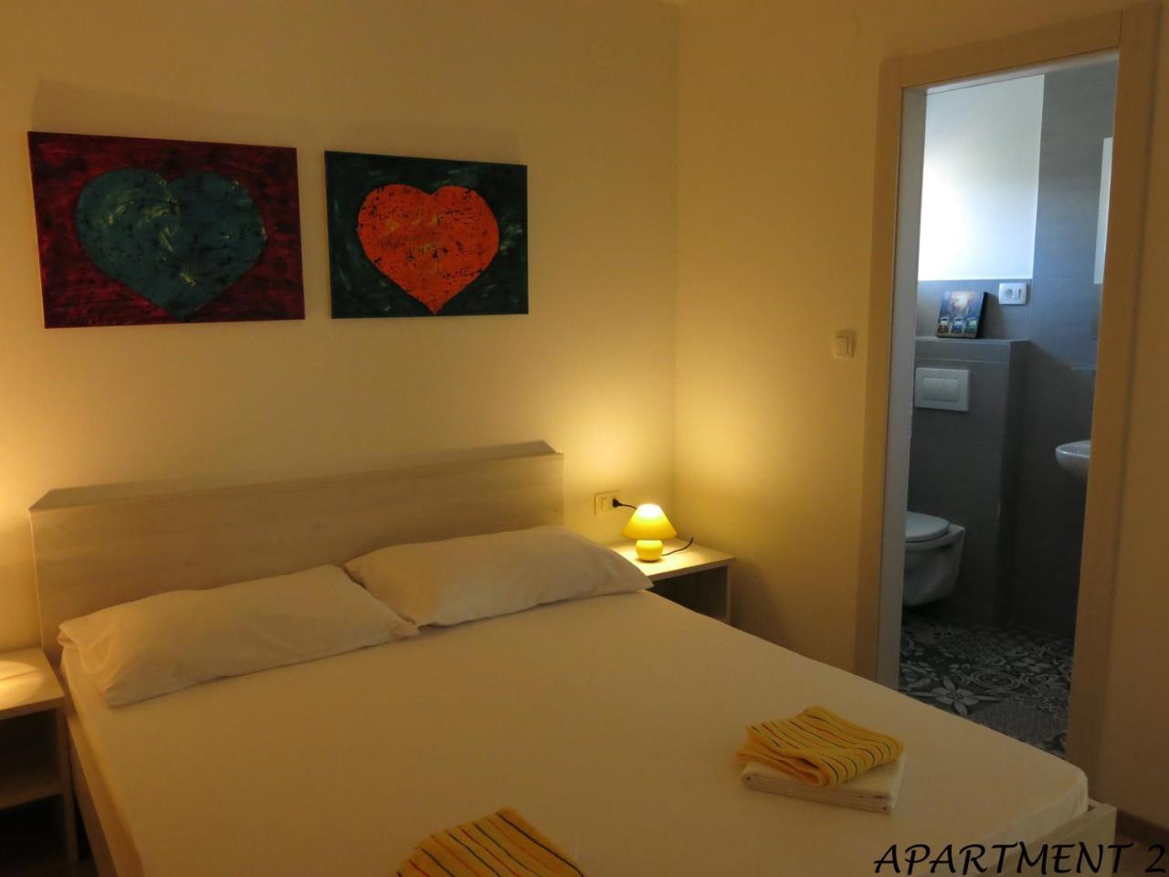 Apartments Luka Трогир Экстерьер фото